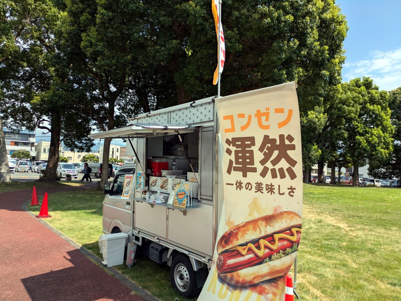 麻の葉模様のキッチンカー