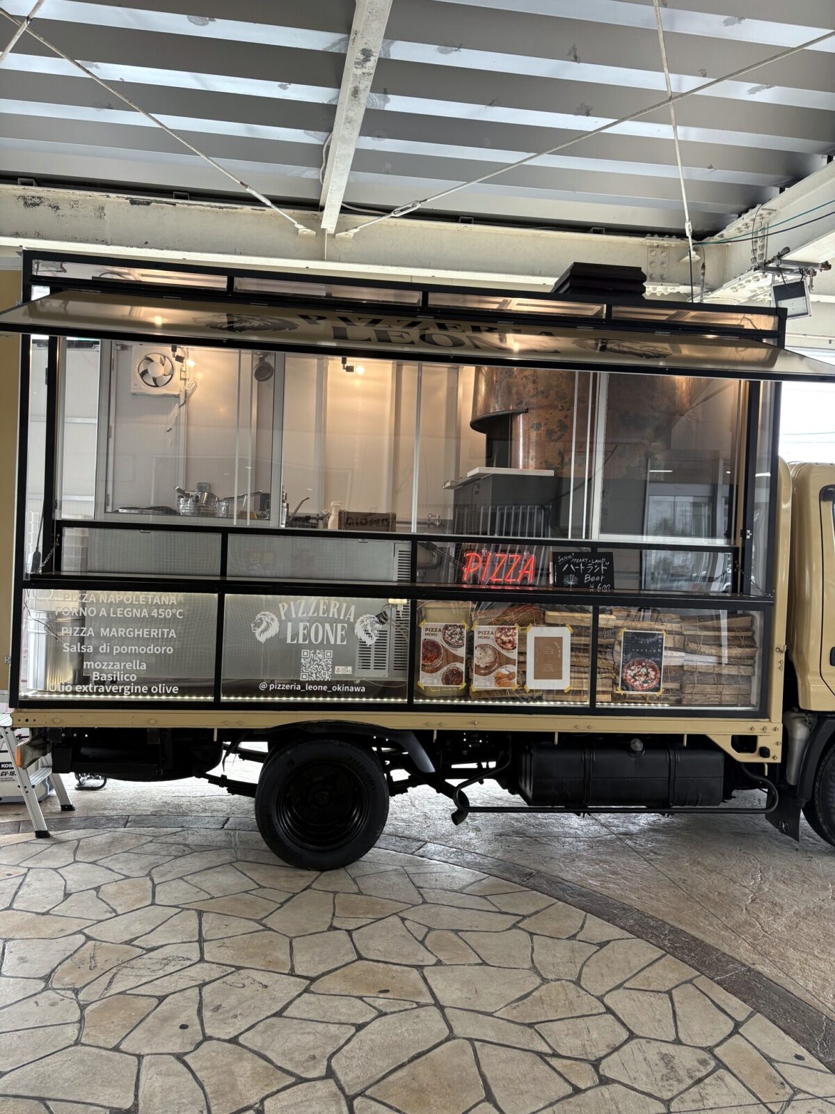 Pizzeria LEONE